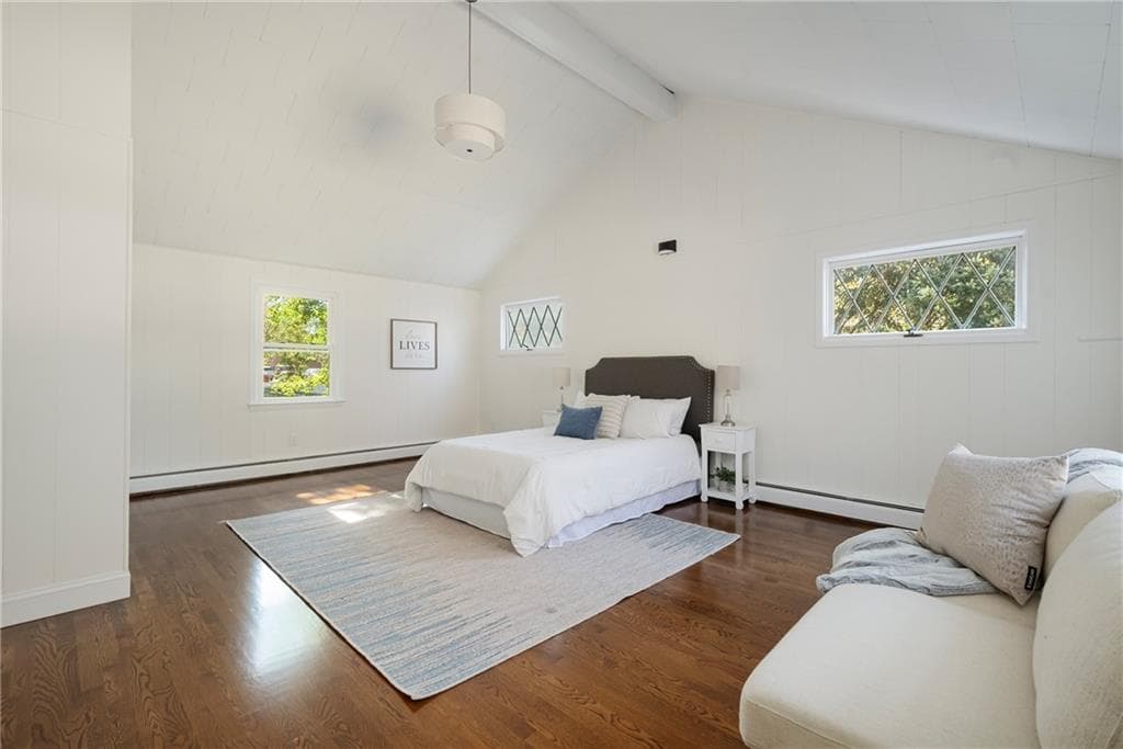 Single Family Residence at 330 Manolla Avenue, Warwick, photo 14 of 32