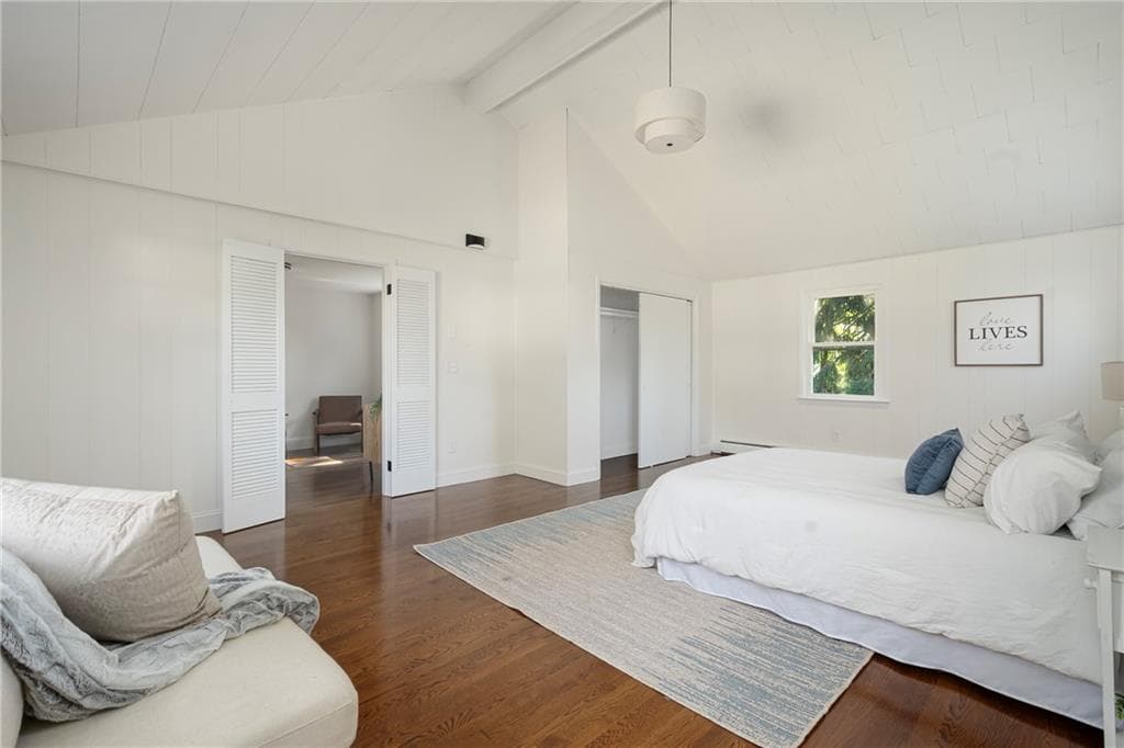 Single Family Residence at 330 Manolla Avenue, Warwick, photo 15 of 32