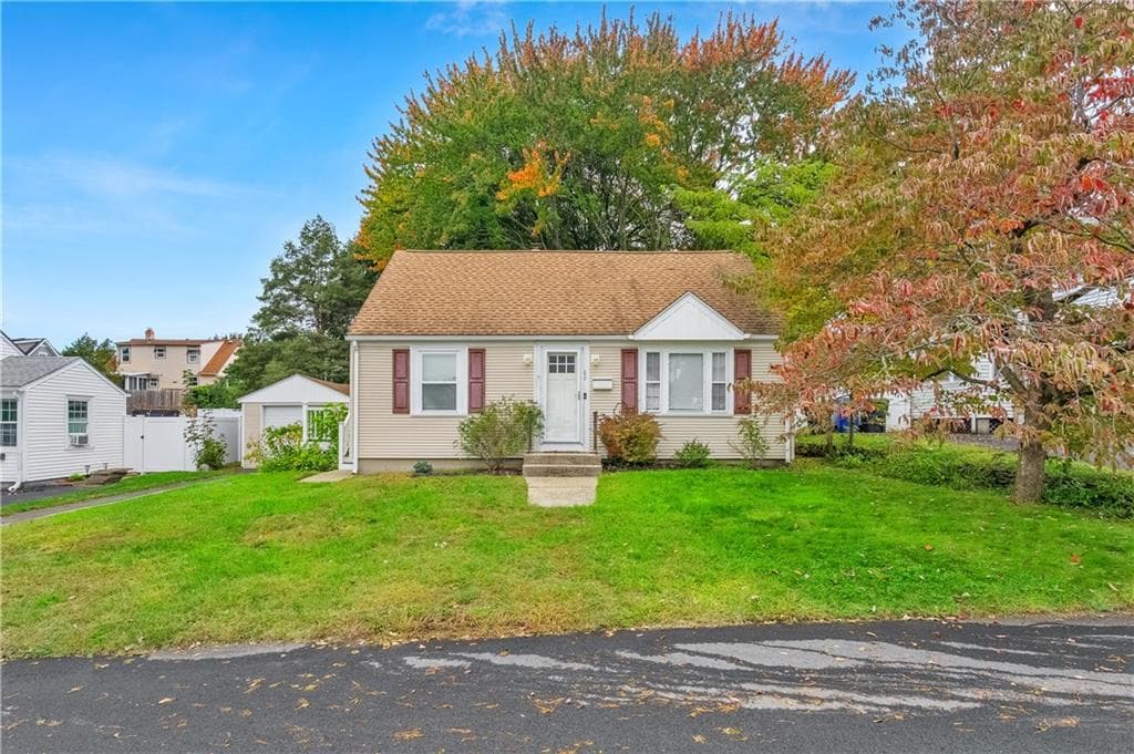 Single Family Residence at 46 Hatherly Street, North Providence, photo 2 of 38