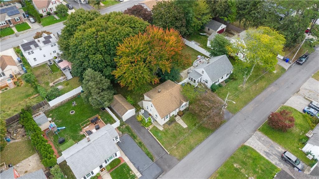 Single Family Residence at 46 Hatherly Street, North Providence, photo 6 of 38