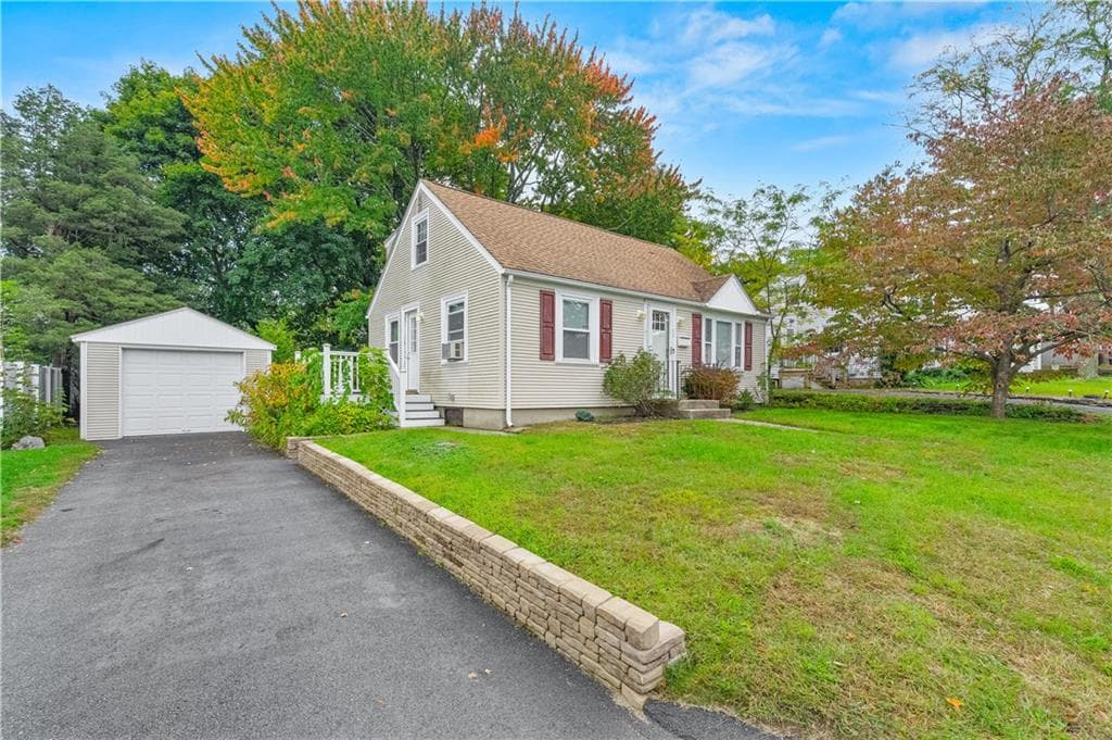 Single Family Residence at 46 Hatherly Street, North Providence, photo 3 of 38