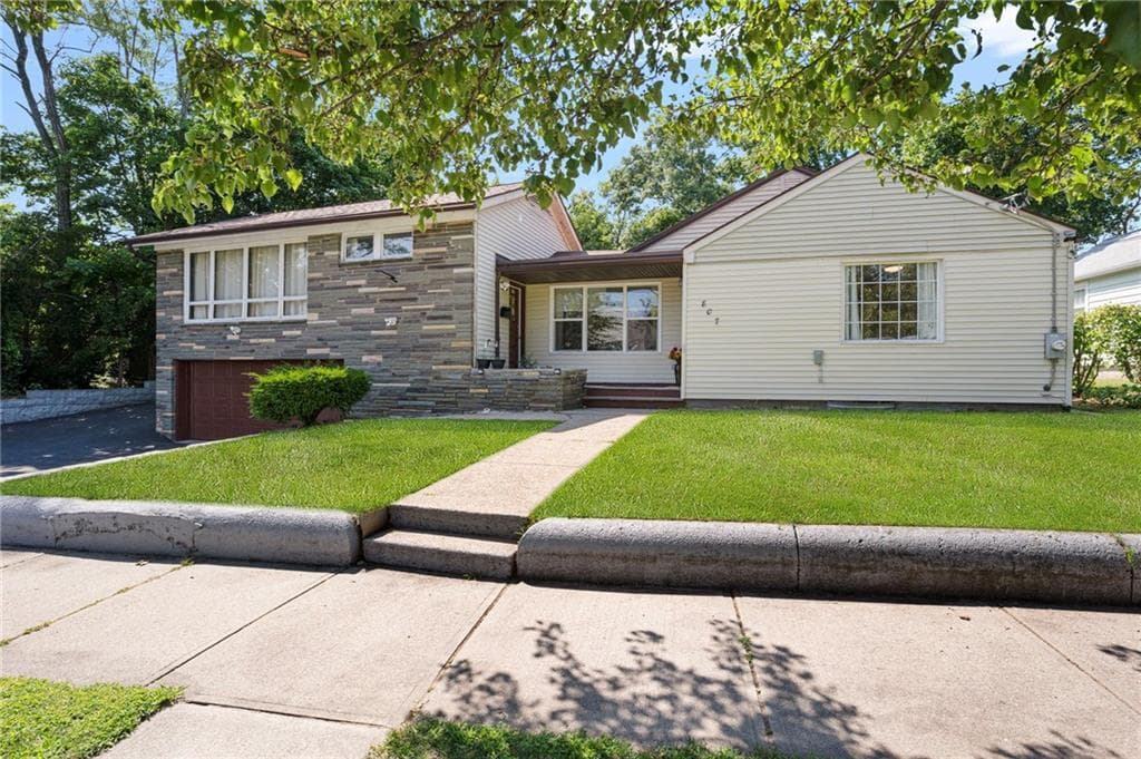 807 Pontiac Avenue