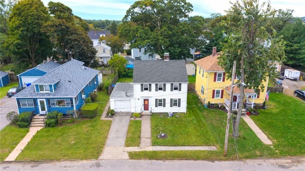 Single Family Residence at 33 linden Avenue, East Providence, photo 6 of 34