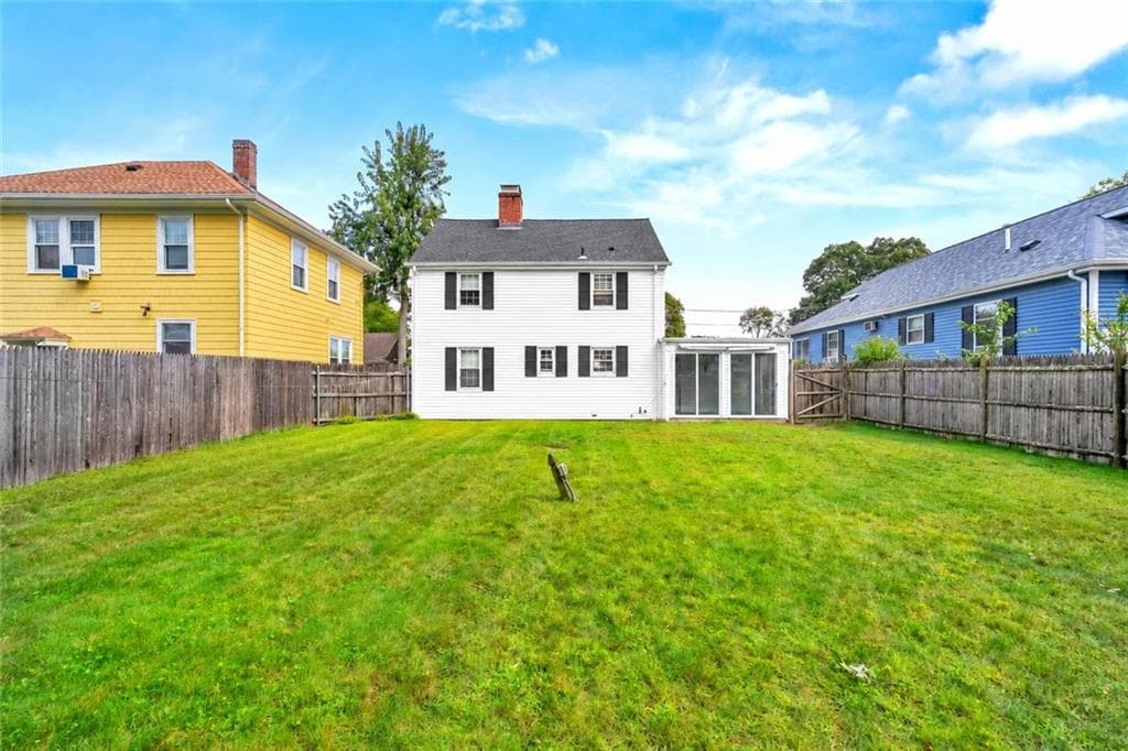 Single Family Residence at 33 linden Avenue, East Providence, photo 4 of 34
