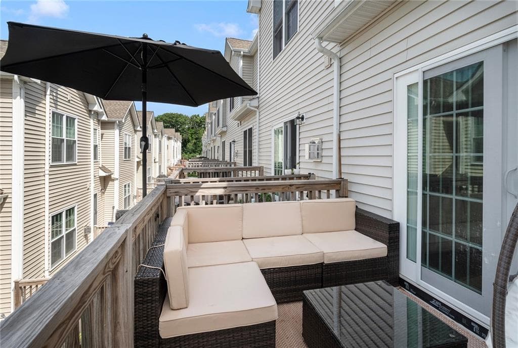 Condominium at 601 Hunting Hill Drive, Cumberland, photo 13 of 36