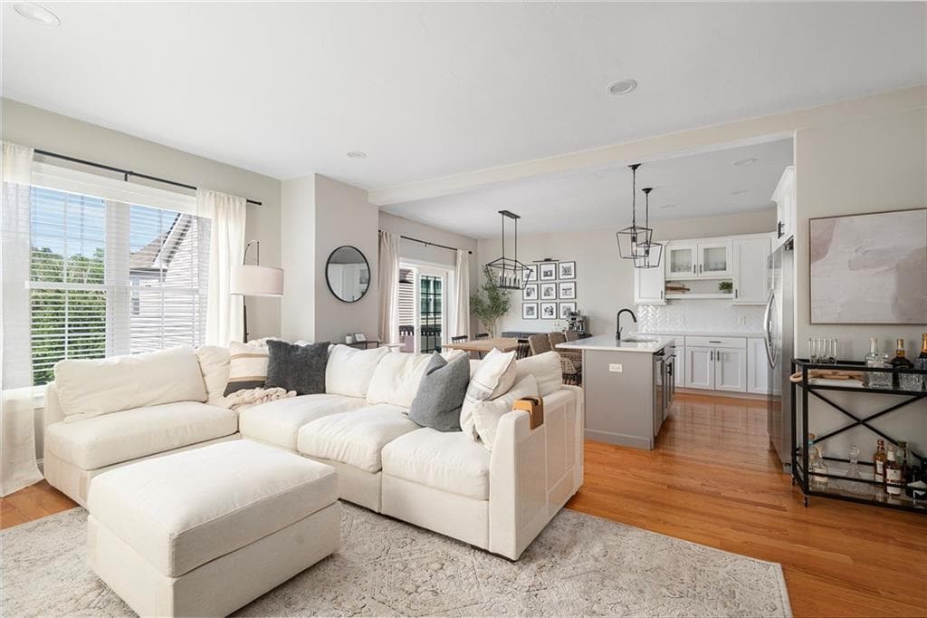 Condominium at 601 Hunting Hill Drive, Cumberland, photo 4 of 36