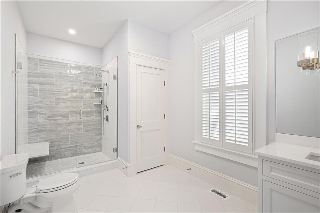 Single Family Residence at 29 Greenough Place, Newport, photo 15 of 41