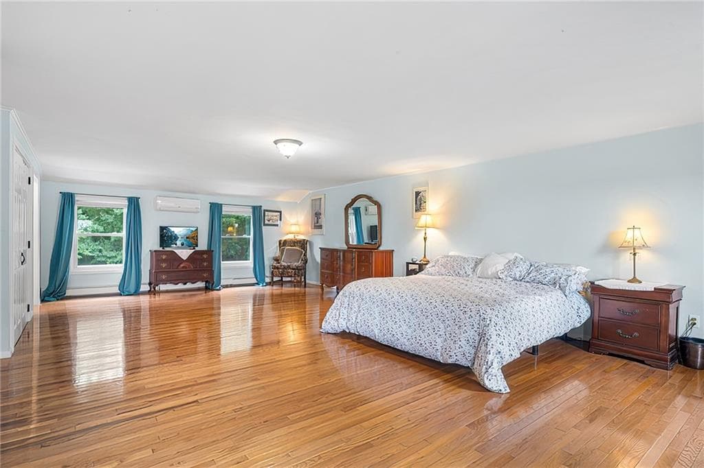 Condominium at 64 Mitchell Street, Portsmouth, photo 17 of 50