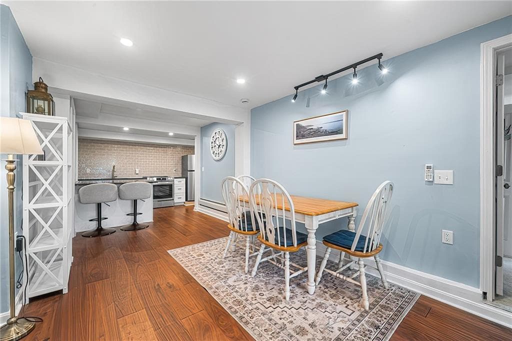 Condominium at 64 Mitchell Street, Portsmouth, photo 32 of 50