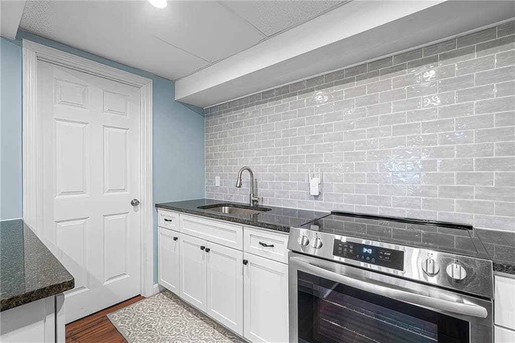 Condominium at 64 Mitchell Street, Portsmouth, photo 28 of 50