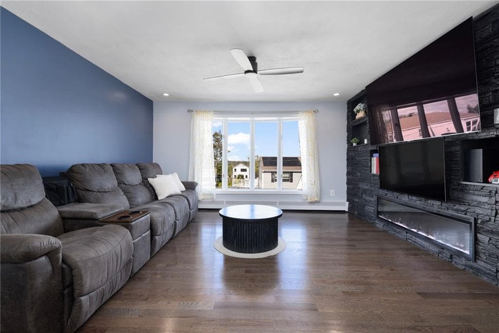 Single Family Residence at 16 Aurelia Drive, Providence, photo 9 of 32