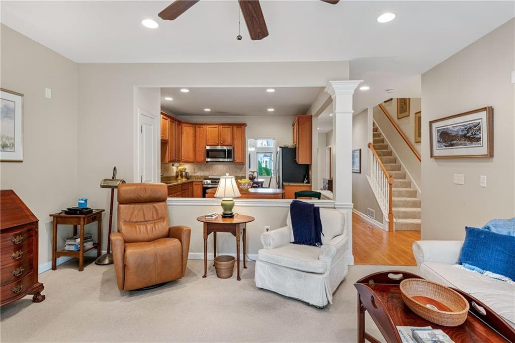 Condominium at 121 Hampton Way, South Kingstown, photo 17 of 44
