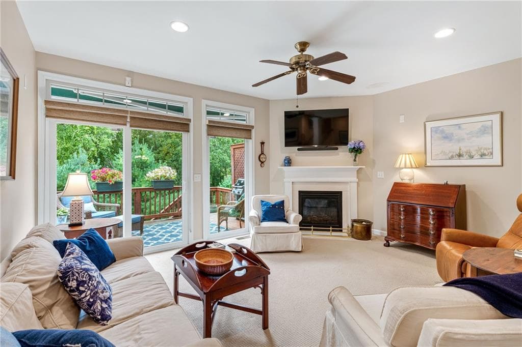 Condominium at 121 Hampton Way, South Kingstown, photo 15 of 44