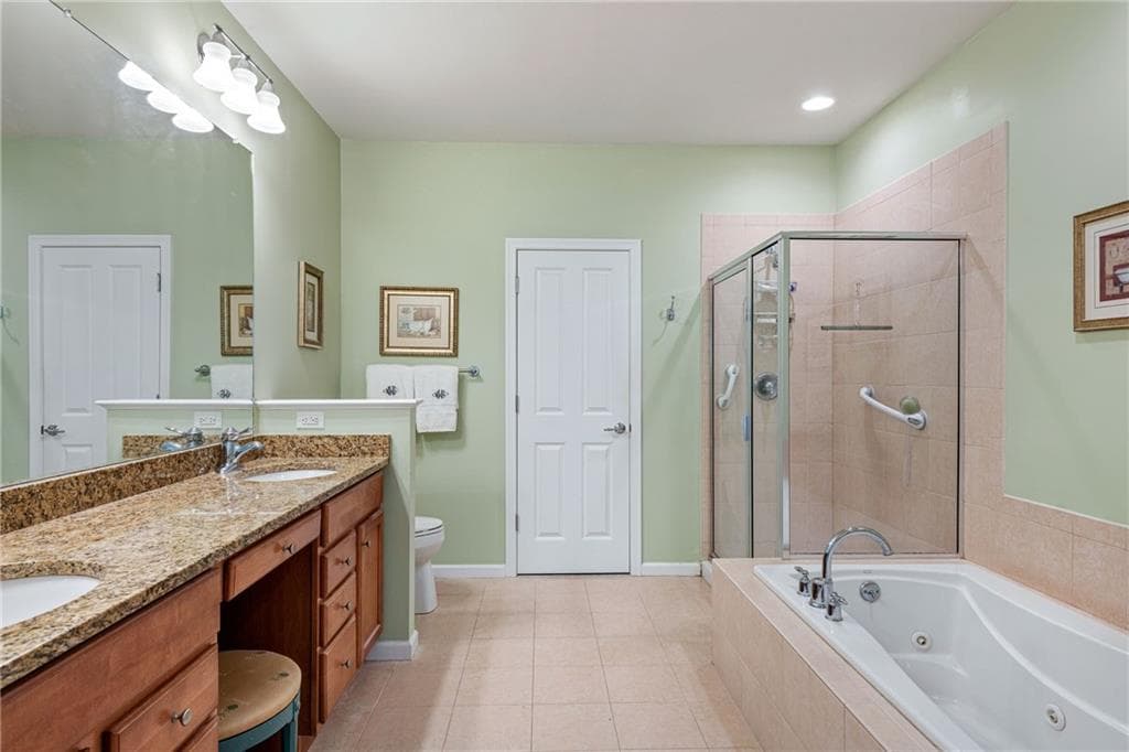 Condominium at 121 Hampton Way, South Kingstown, photo 21 of 44