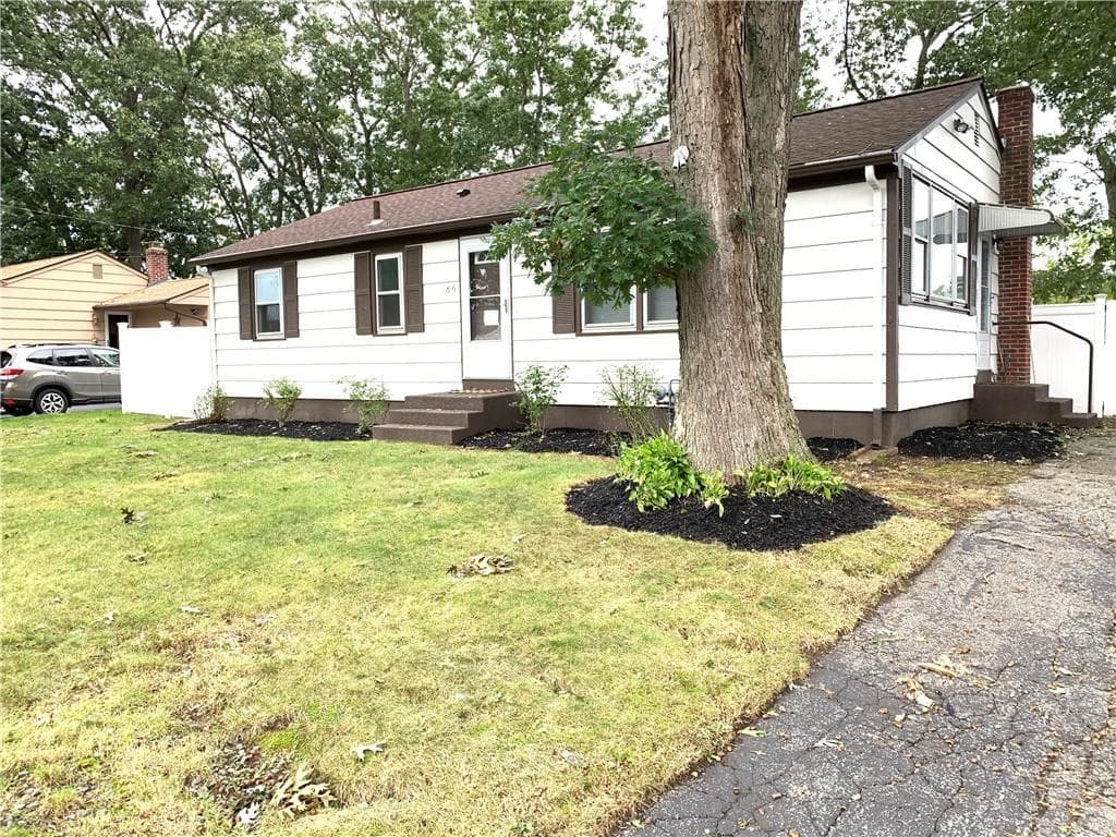 Single Family Residence at 66 Palace Avenue, Warwick, photo 3 of 42