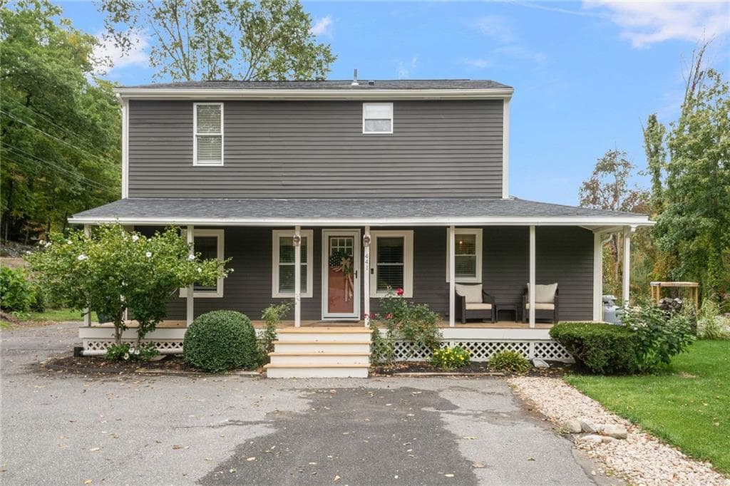 Single Family Residence at 441 Farnum Pike, Smithfield, photo 2 of 39