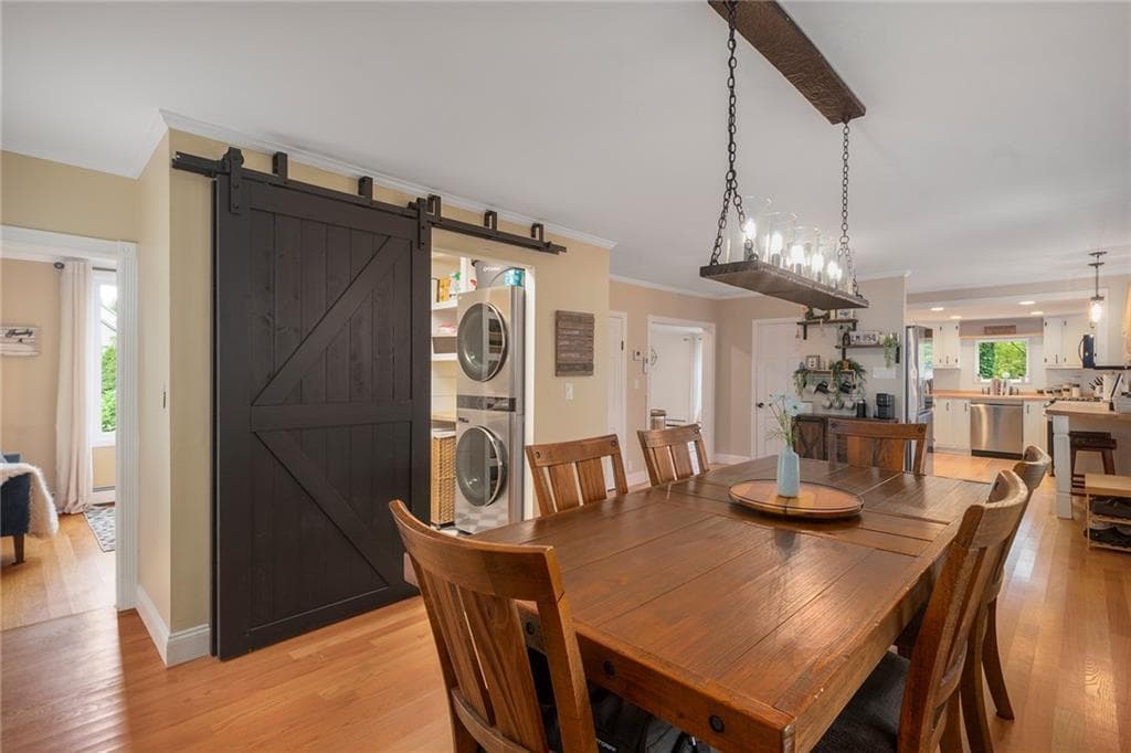 Single Family Residence at 441 Farnum Pike, Smithfield, photo 13 of 39