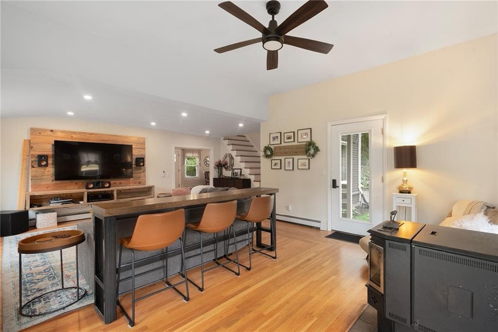 Single Family Residence at 441 Farnum Pike, Smithfield, photo 17 of 39