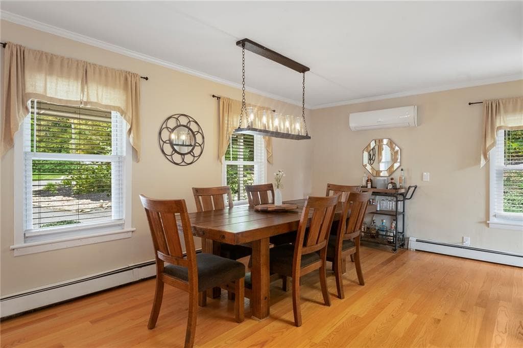 Single Family Residence at 441 Farnum Pike, Smithfield, photo 9 of 39
