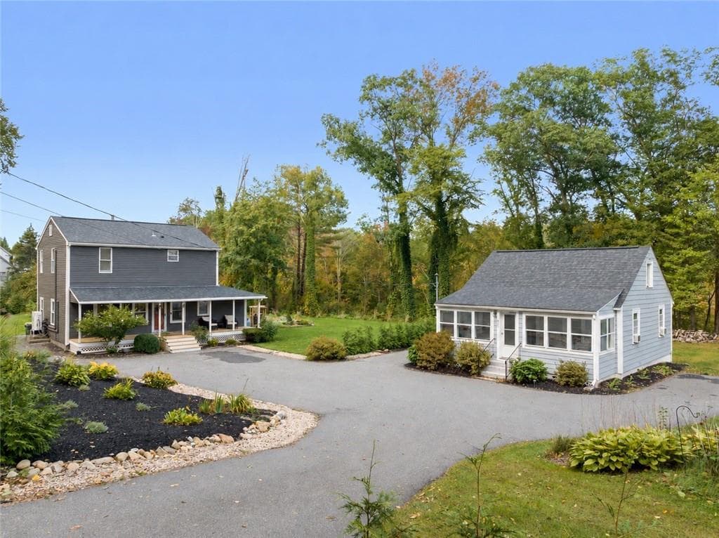Single Family Residence at 441 Farnum Pike, Smithfield, photo 34 of 39