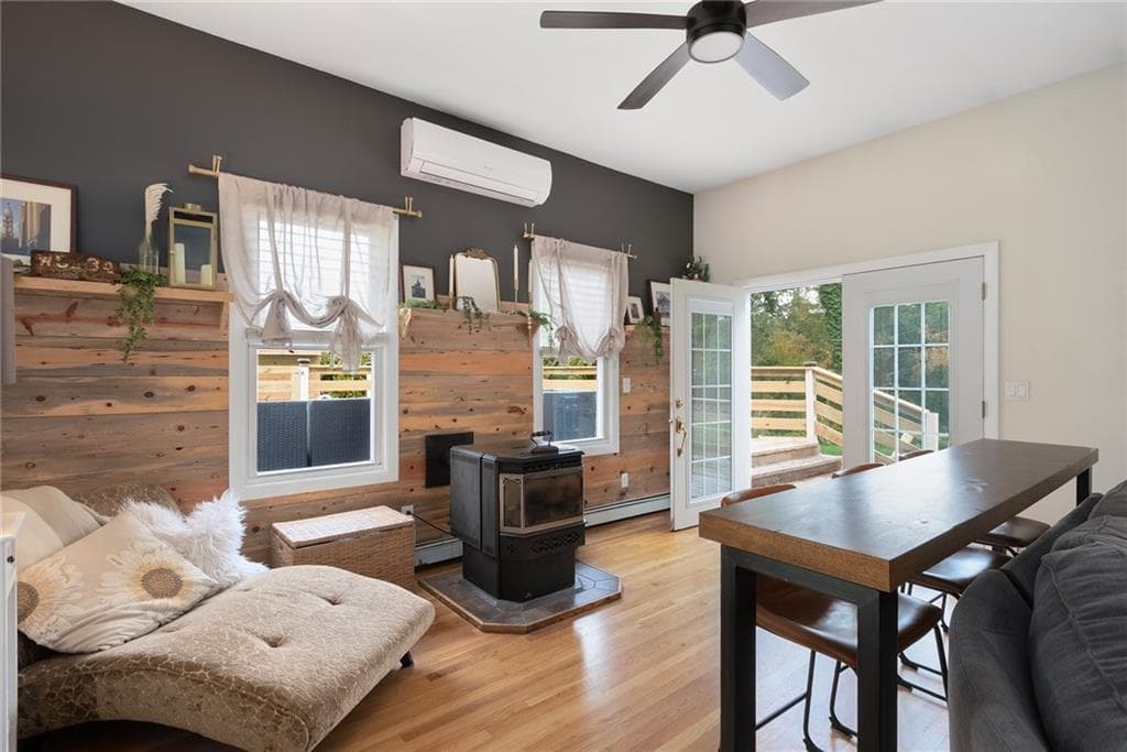 Single Family Residence at 441 Farnum Pike, Smithfield, photo 18 of 39