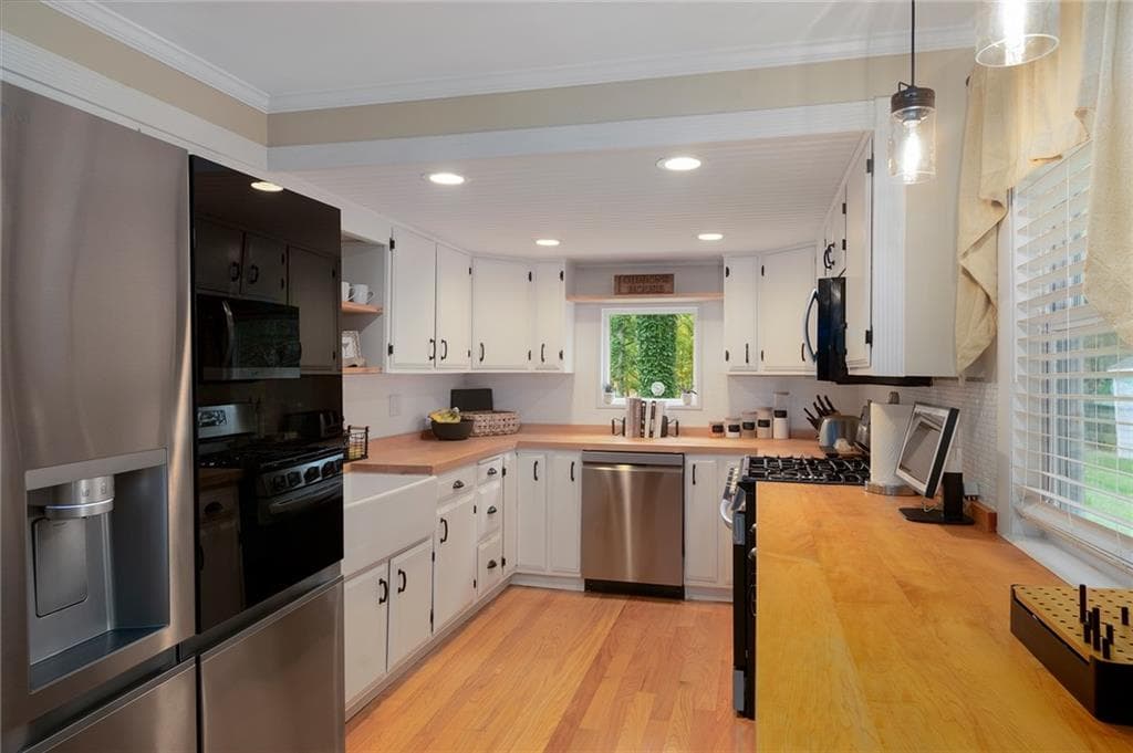 Multi Family at 439 441 Farnum Pike, Smithfield, photo 5 of 41