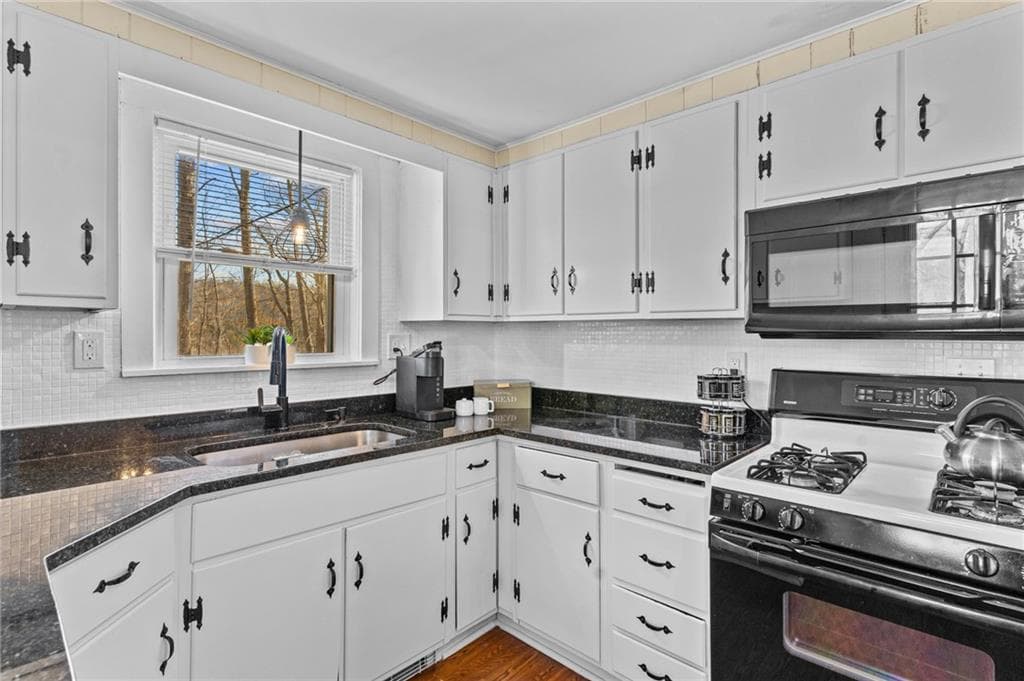 Multi Family at 439 441 Farnum Pike, Smithfield, photo 30 of 41