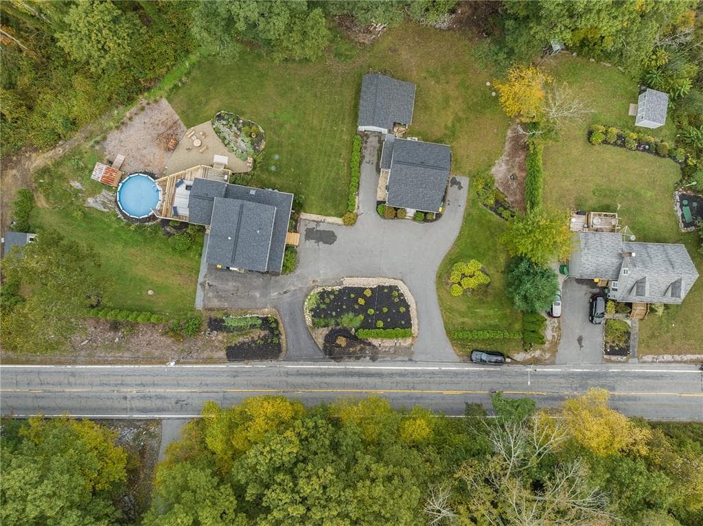 Multi Family at 439 441 Farnum Pike, Smithfield, photo 39 of 41