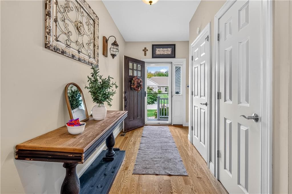 Condominium at 160 Allegra Lane, North Kingstown, photo 6 of 37