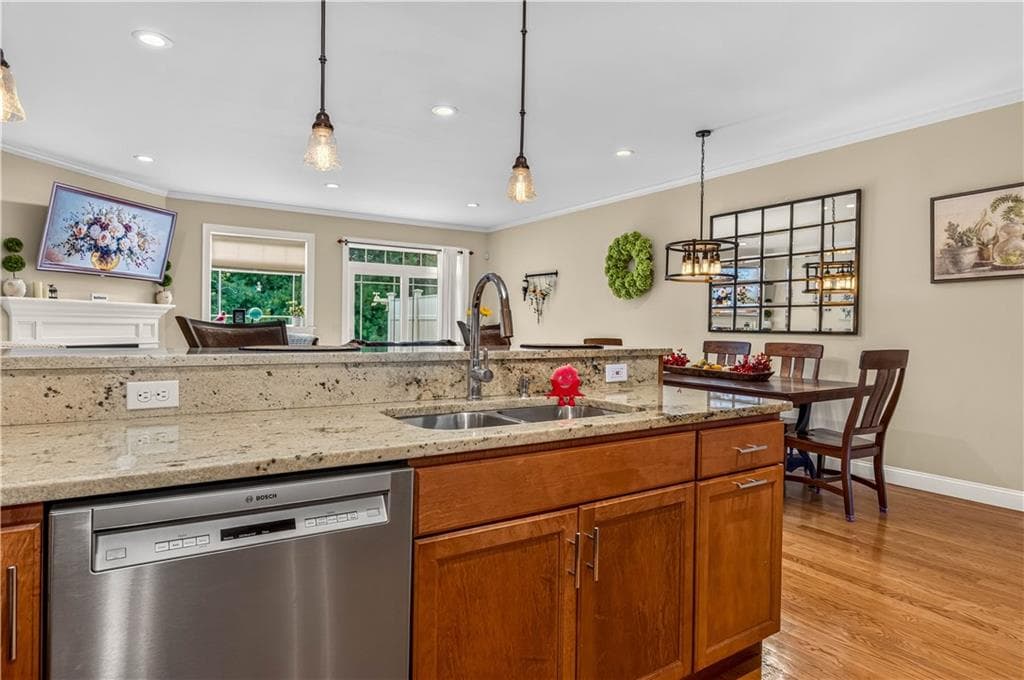 Condominium at 160 Allegra Lane, North Kingstown, photo 13 of 37