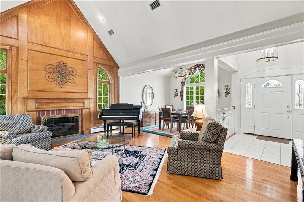 Single Family Residence at 1 Gladding Drive, Cumberland, photo 6 of 45