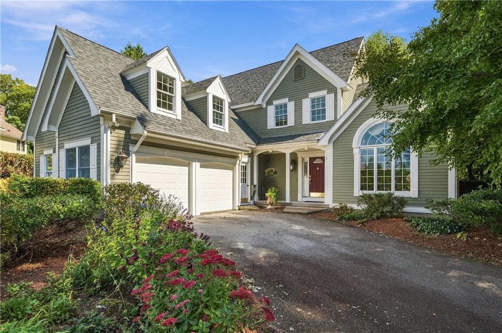 Single Family Residence at 1 Gladding Drive, Cumberland, photo 5 of 45