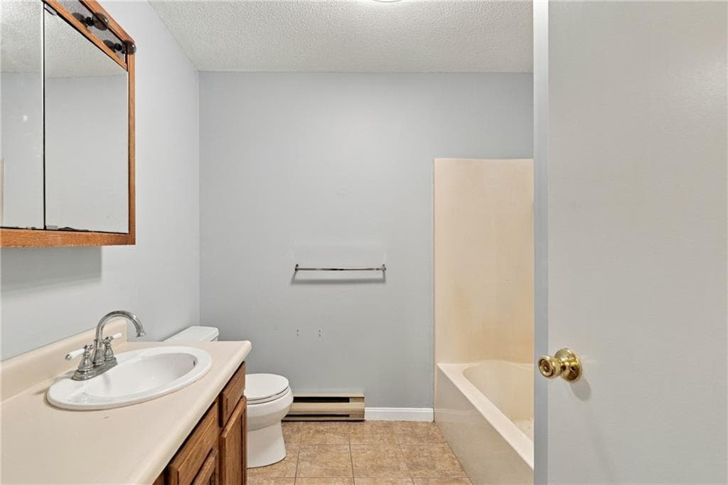 Condominium at 200 Post Road UNIT 618, Warwick, photo 18 of 25