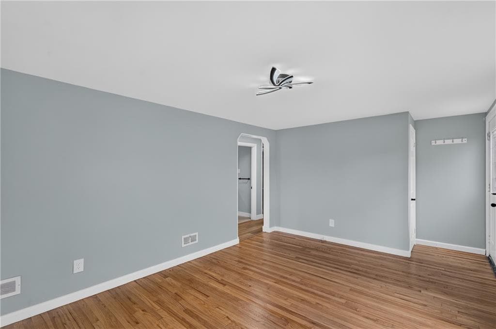 Single Family Residence at 59 Graybar Road, Warwick, photo 27 of 28