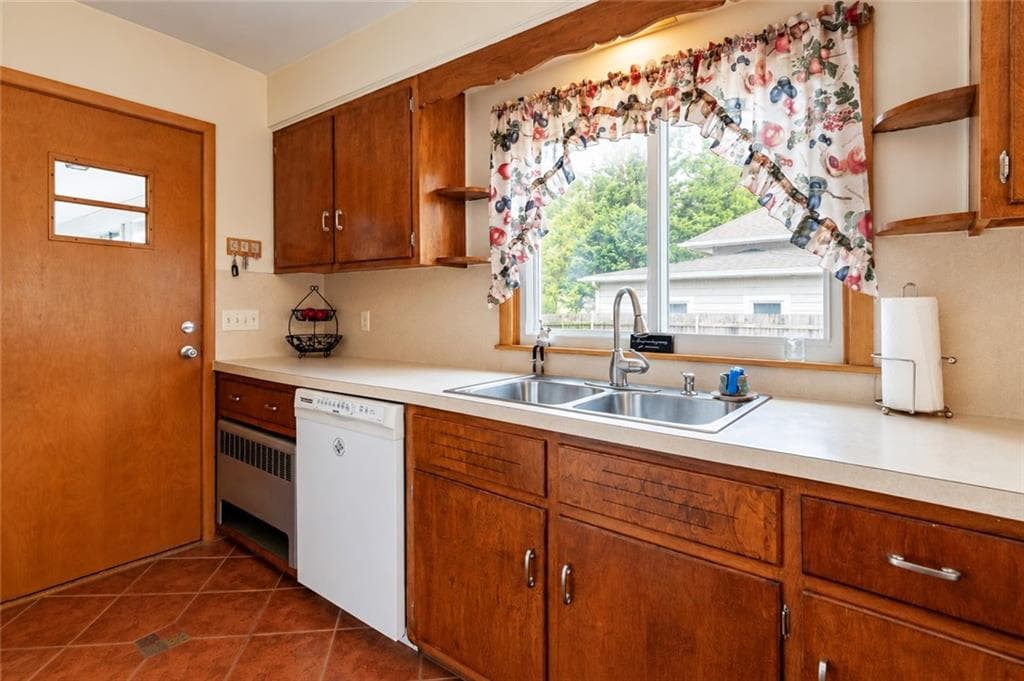 Single Family Residence at 41 Wildwood Avenue, East Providence, photo 14 of 30