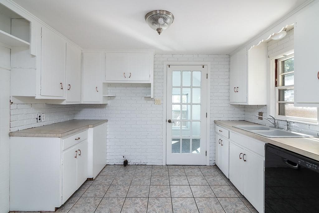 Single Family Residence at 117 Forest Avenue, Cranston, photo 12 of 21