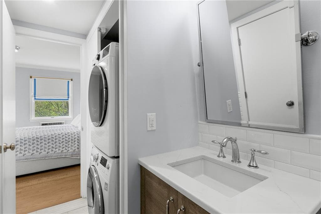 Condominium at 364 Bellevue Avenue UNIT D7, Newport, photo 20 of 35