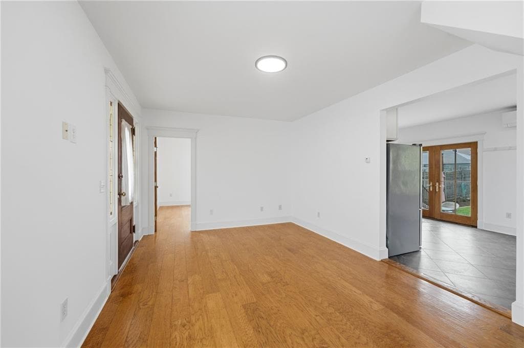 Single Family Residence at 21 Elm Street, Newport, photo 17 of 36