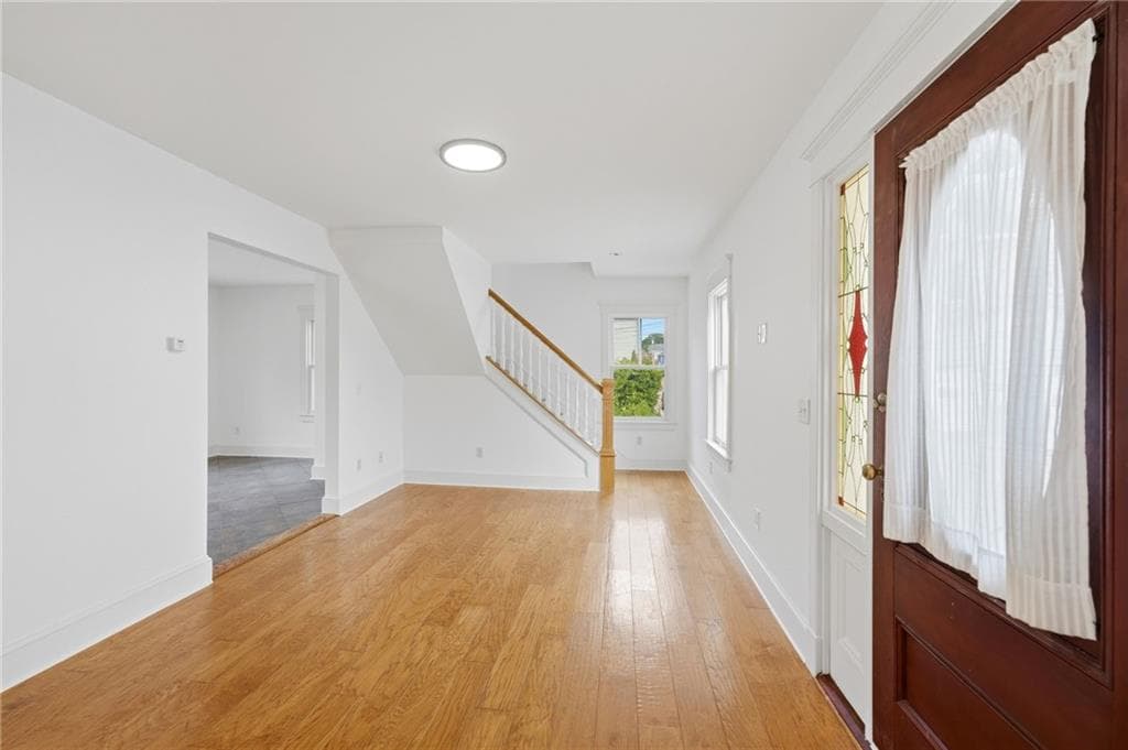 Single Family Residence at 21 Elm Street, Newport, photo 15 of 36