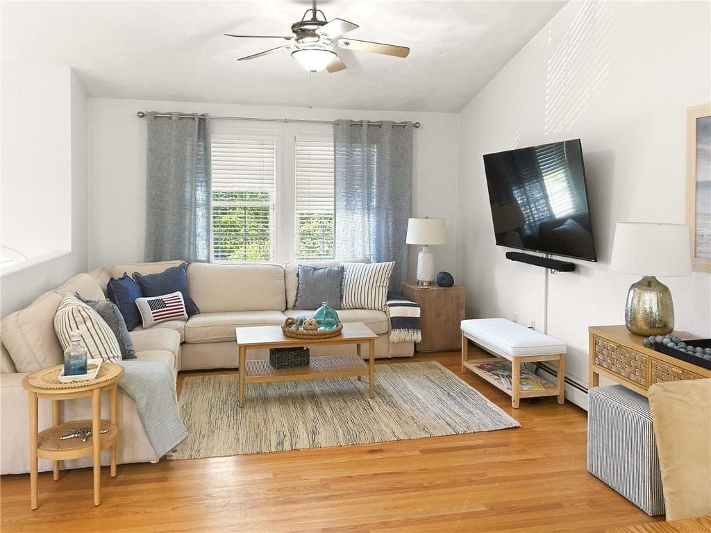Single Family Residence at 22 Fairway Drive, Narragansett, photo 5 of 28