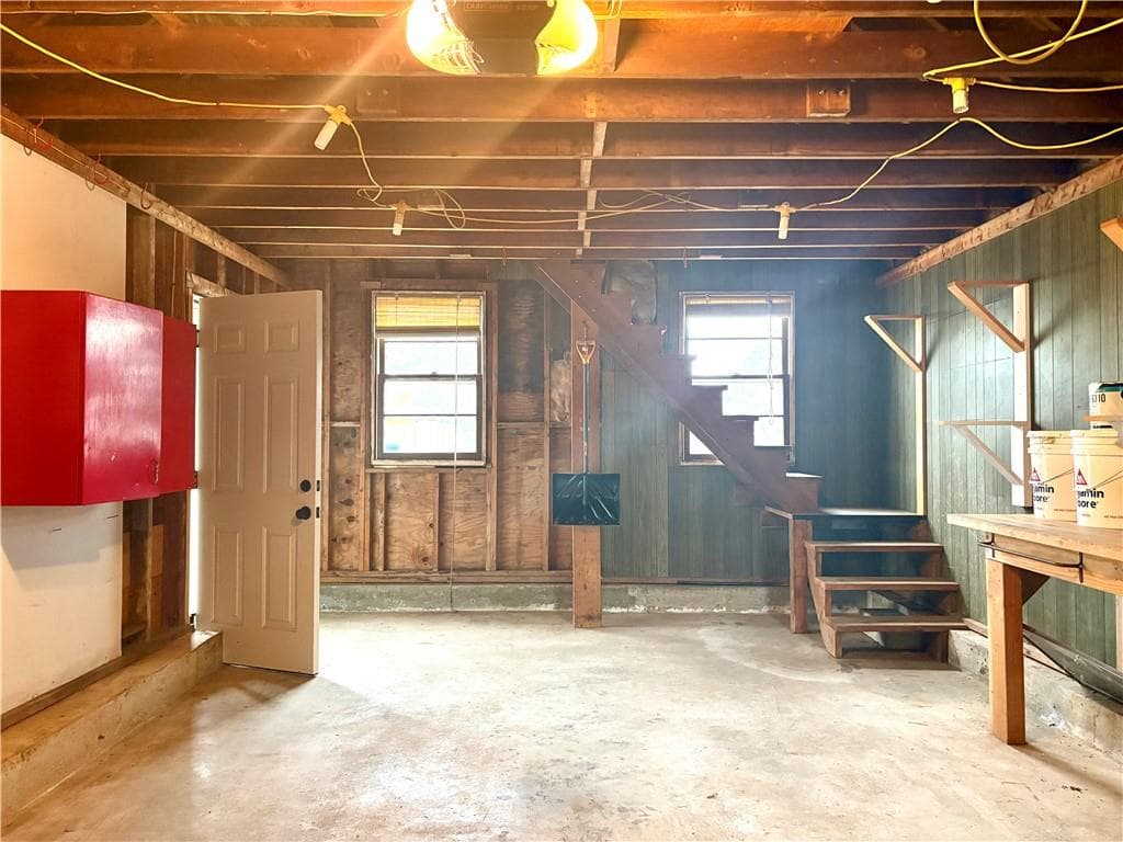 Single Family Residence at 85 Hilton Avenue, East Providence, photo 17 of 19
