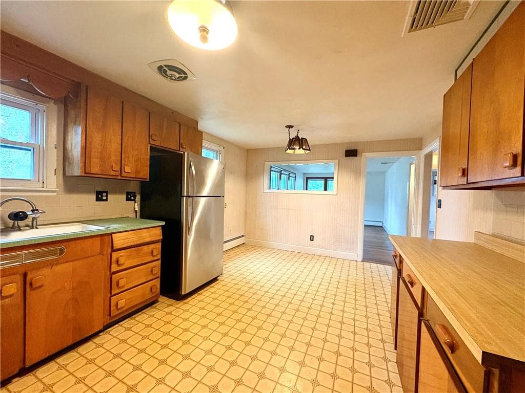 Single Family Residence at 85 Hilton Avenue, East Providence, photo 5 of 19