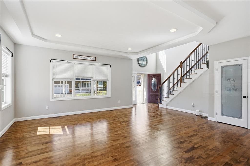 Single Family Residence at 132 Theresa Marie Avenue, Woonsocket, photo 6 of 33