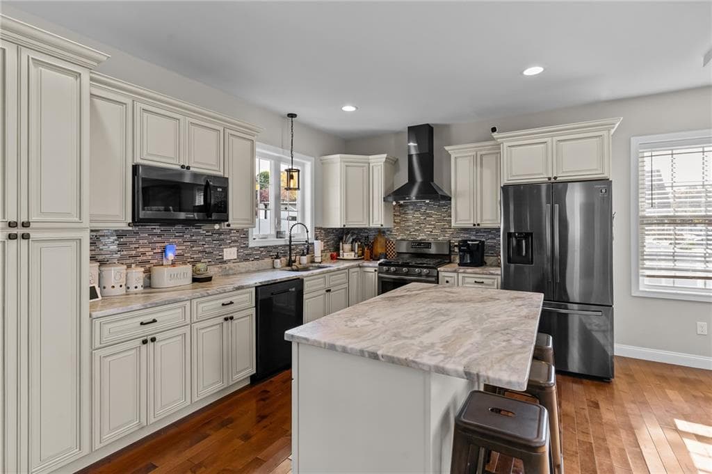 Single Family Residence at 132 Theresa Marie Avenue, Woonsocket, photo 9 of 33