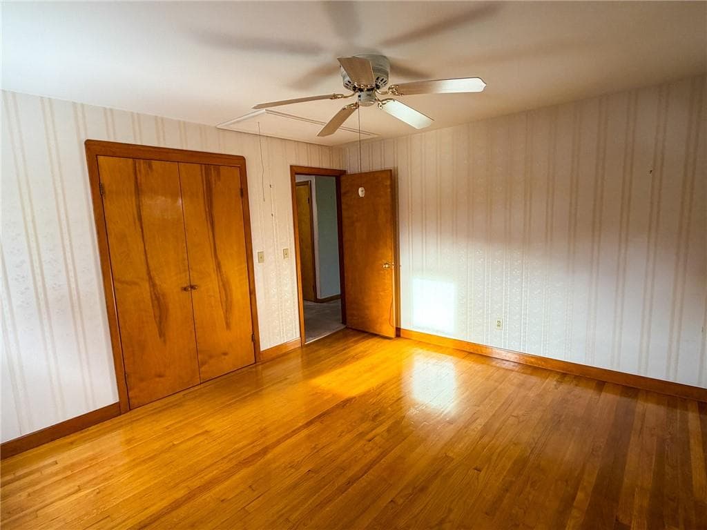 Single Family Residence at 411 Mendon Road, Woonsocket, photo 13 of 31