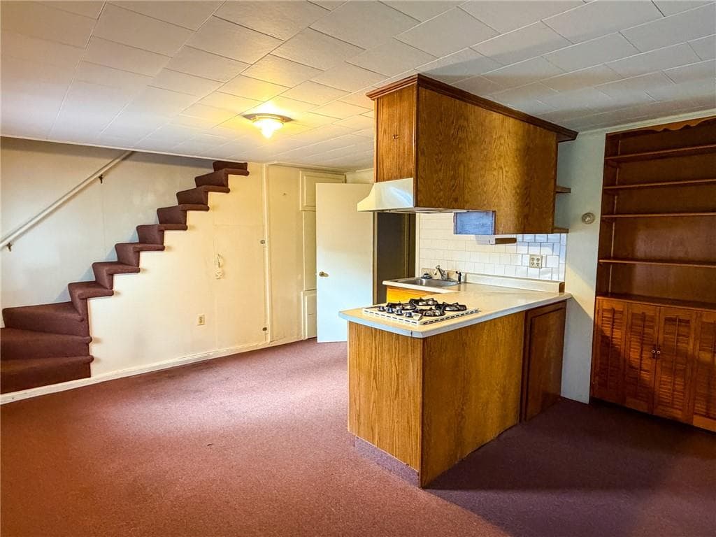 Single Family Residence at 411 Mendon Road, Woonsocket, photo 22 of 31