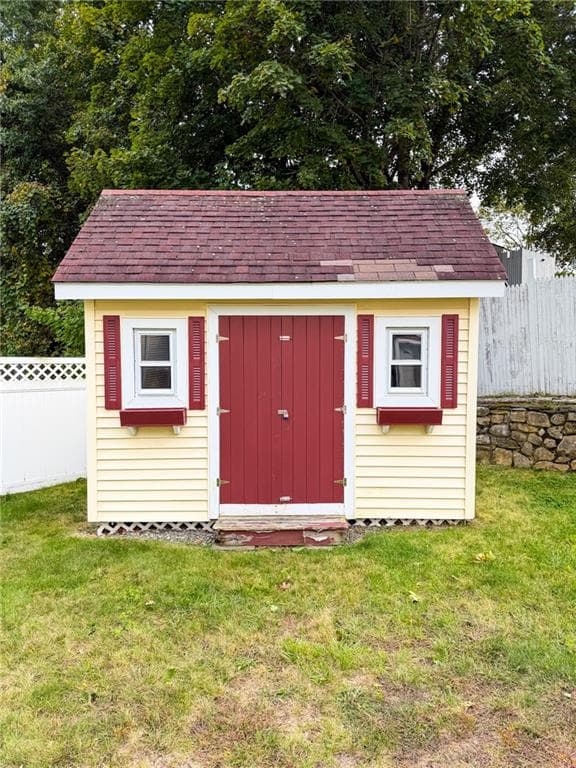 Single Family Residence at 411 Mendon Road, Woonsocket, photo 7 of 31