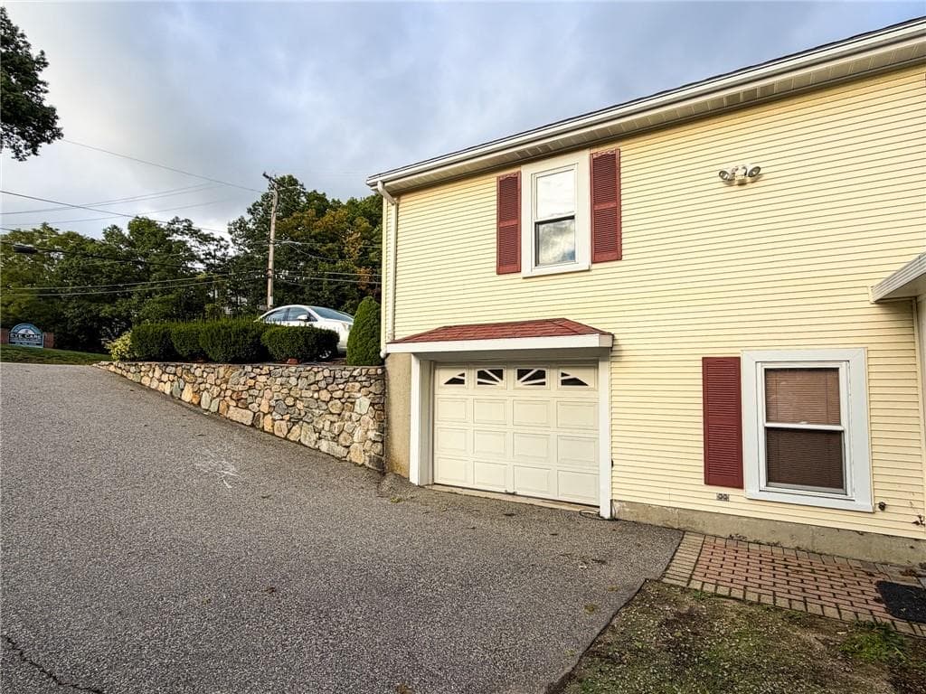 Single Family Residence at 411 Mendon Road, Woonsocket, photo 3 of 31