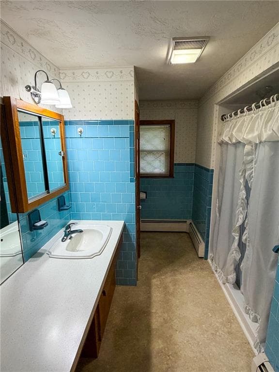 Single Family Residence at 411 Mendon Road, Woonsocket, photo 20 of 31