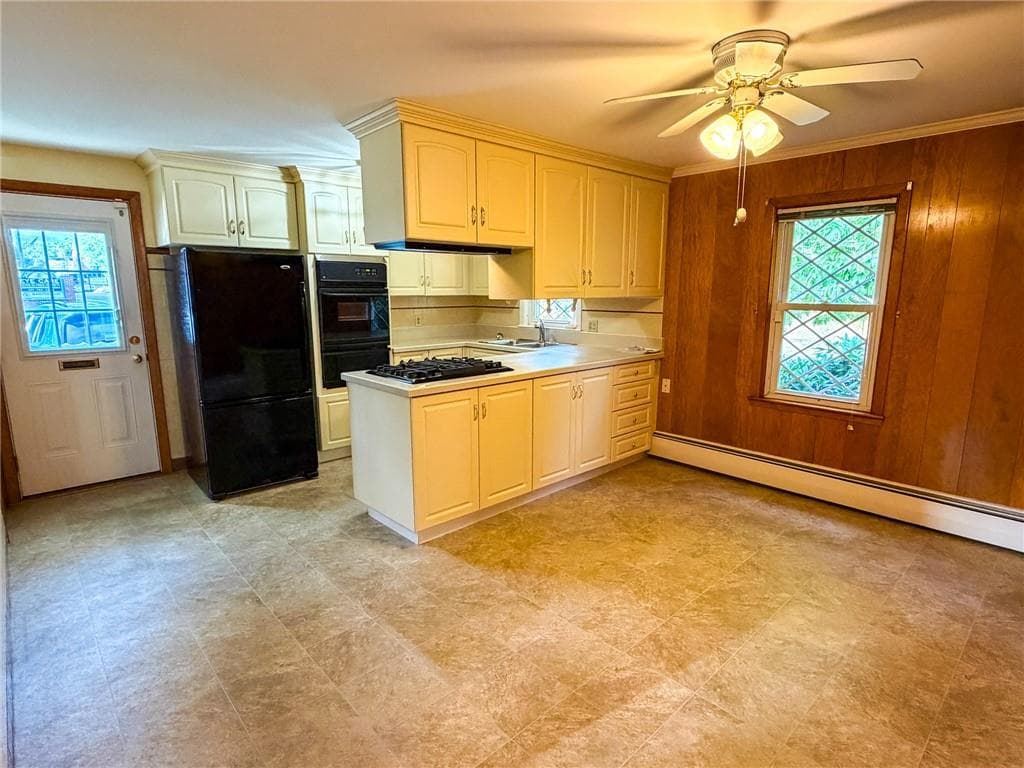 Single Family Residence at 411 Mendon Road, Woonsocket, photo 10 of 31
